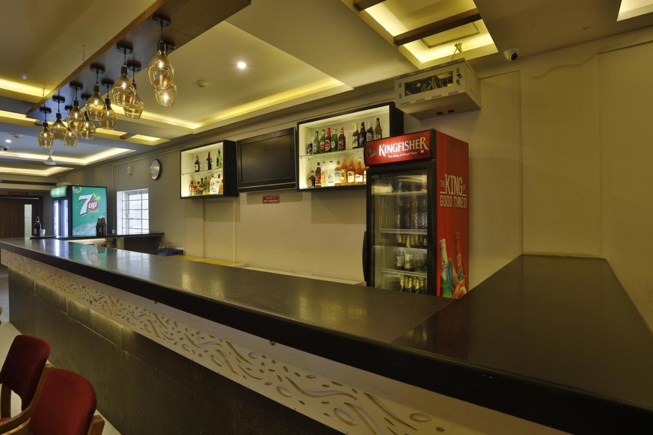 Hotel Panchavady Tiruvalla Exterior photo